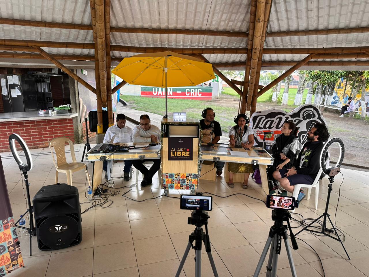 UAIN - Mesa de Radio